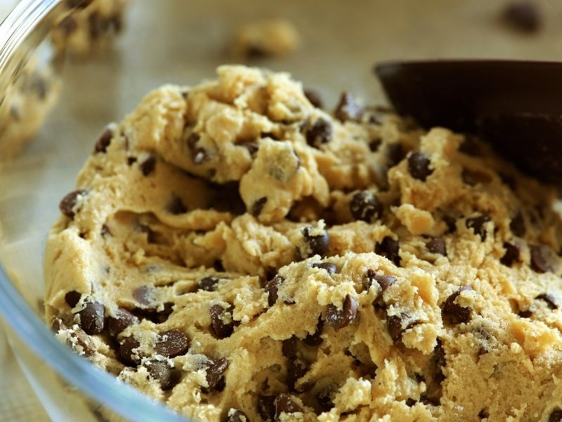 Can You Eat Raw Cookie Dough While Pregnant?